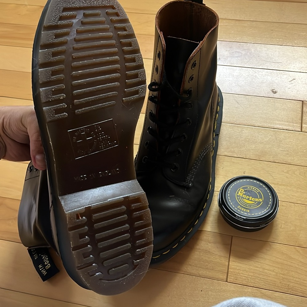 DR MARTENS 1460 VINTAGE MADE IN ENGLAND LACE UP BOOTS - Picture 2 of 5